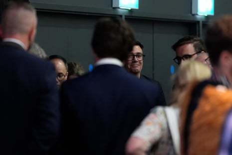 Andy Burnham chega a Makerfield por contagem eleitoral como o Partido Trabalhista confiante em vencer a Reforma – política do Reino Unido ao vivo