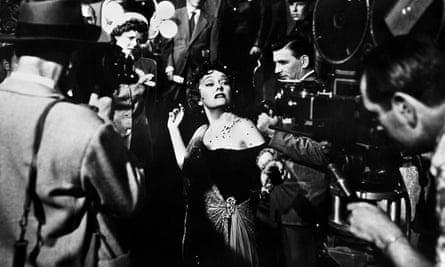 A real trouper … Gloria Swanson as faded Hollywood star Norma Desmond.