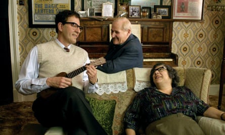 Peter Vaughan, centre, with Geoffrey Rush and Miriam Margolyes in The Life and Death of Peter Sellers, 2004.