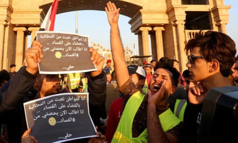 A “yellow vest” protest against corruption and unemployment in Basra, Iraq.