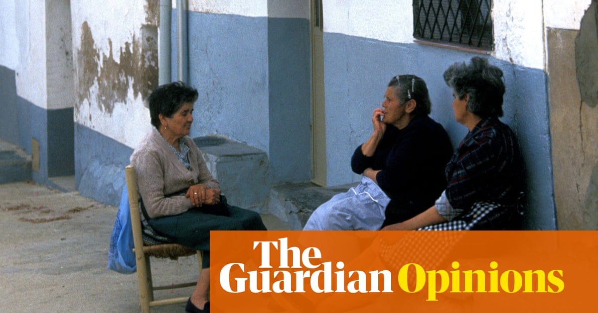 In Spain, a chat on the doorstep is a custom worth preserving in the digital age | Maria Ramirez