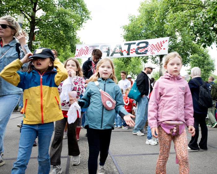 Dutch children are unusually happy and healthy. Is it because of the Avondvierdaagse?