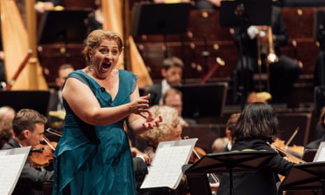 Christine Goerke as Brunnhilde with the RSNO conducted by Sir Andrew Davis.