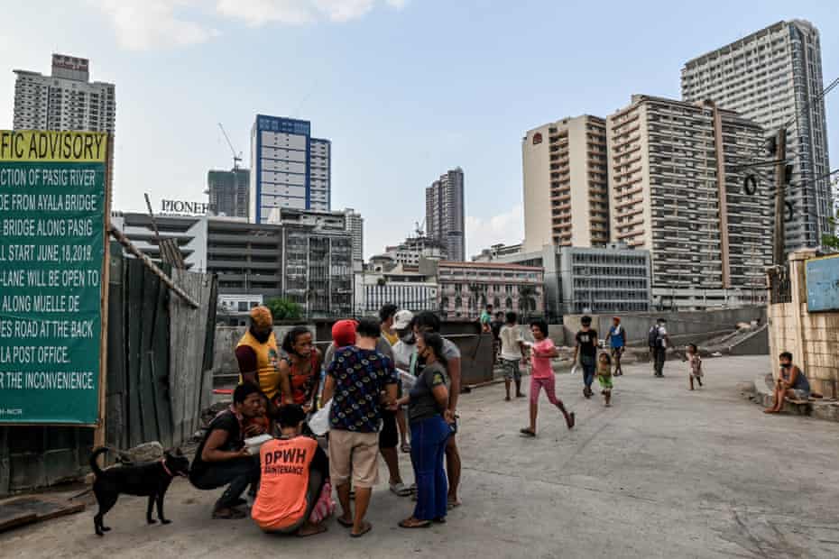 Homeless people head for ‘home’ as curfew draws near during the April lockdown this year