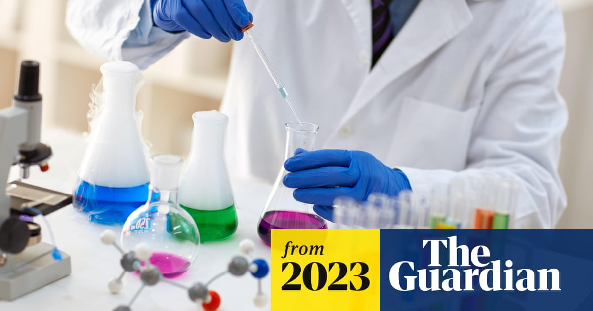 1,100 scientists and students barred from UK amid China crackdown