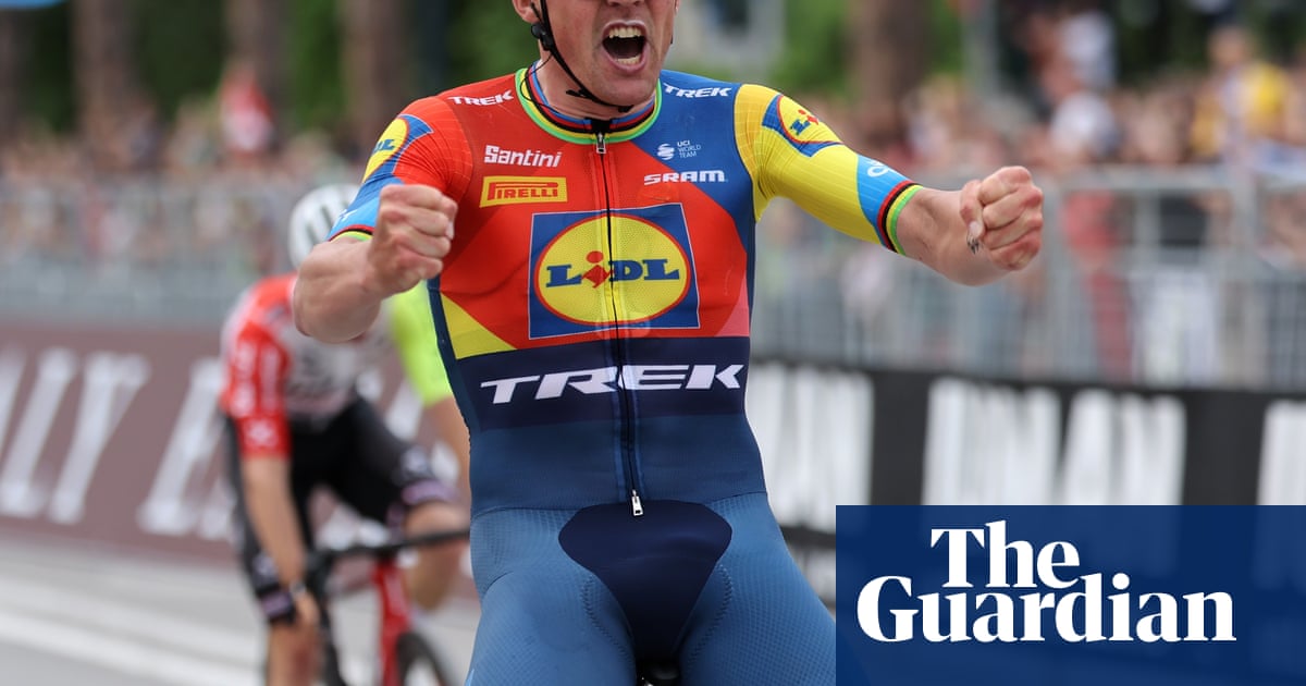 Mikel Landa Crashes Out Giro d'Italia Opening Stage