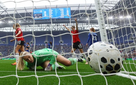 Everton’s goalkeeper, Emily Ramsey, looks dejected after a Hikaru Kitagawa own goal gives Manchester United the lead.