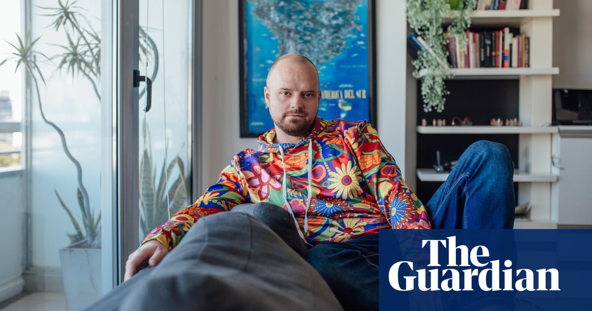 An artist who was made homeless after being evicted by his private landlord in London has started effectively commuting from Argentina where the rent 