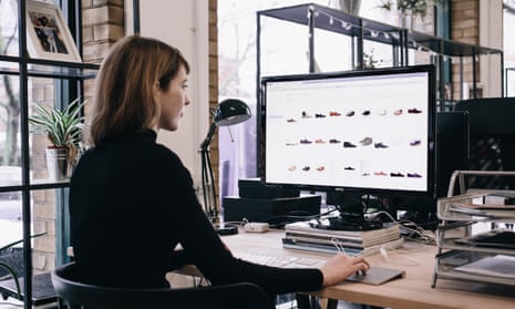 A stylist works at Thread, the UK fashion startup that uses AI in addition to human expertise.