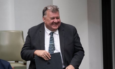 Craig Kelly has resigned from the Liberal party and will sit on the crossbench but says he will support the government on supply and confidence motions.