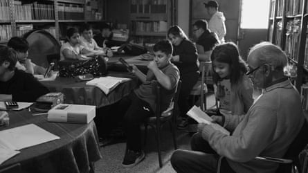 Street teacher Titti with his pupils in Below the Clouds.