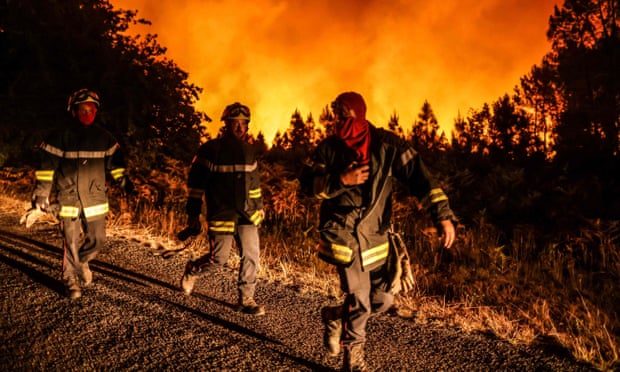 Yetkililer, orman yangınının bu hafta alevlerin toprak parçalarını yaktığı ülkenin kavrulmuş güneybatısına yayılabileceği konusunda uyardı.