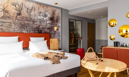 A bedroom at the Mercure in Saint Omer.