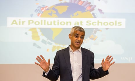 Sadiq Khan launches the first of 50 air quality audits at Prior Weston primary school