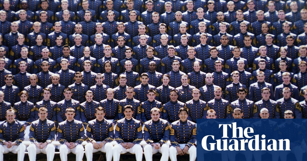 El objetivo de las academias militares de EE. UU. De igualdad suena vacío para los graduados de color