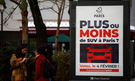 A billboard on the SUV referendum in Paris.