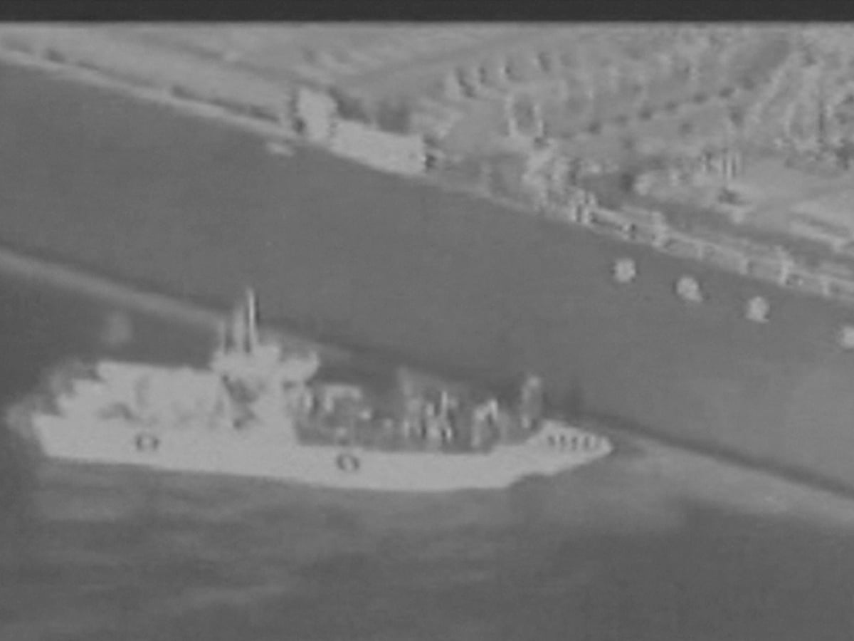 US says video shows Iranian military removing mine from tanker | US foreign policy | The Guardian