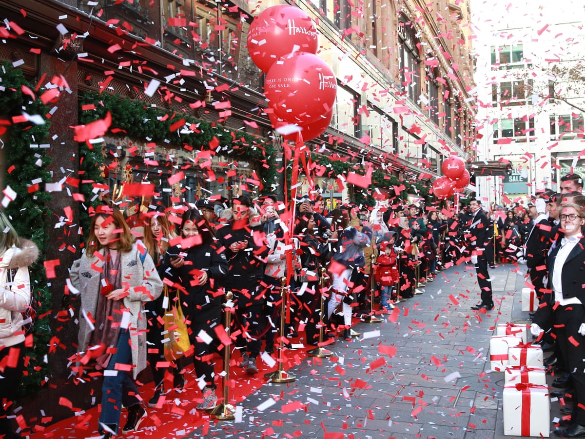 Boxing Day Sales Shoppers Spend Big But Footfall Down On Last Year Retail Industry The Guardian