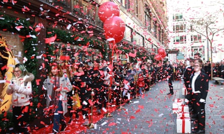Boxing Day Sales Shoppers Spend Big But Footfall Down On Last Year Retail Industry The Guardian