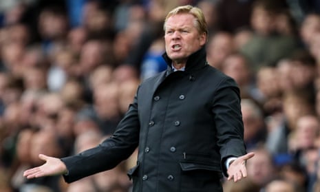 Ronald Koeman makes a point to his Everton players during the 1-0 defeat against Burnley at Goodison Park