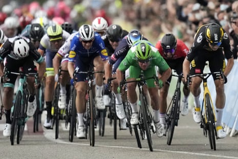 Britain’s Mark Cavendish sprints to win the tenth stage of the Tour de France.