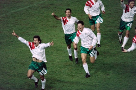 Bulgarian soccer players Emil Kostadinov, Hristo Stoichkov, Petar Alexandrov and Trifon Ivanov celebrate, during a qualification match for the world cup 1994, between France and Bulgaria, on November 17, 1993 at the Parc des Princes, in Paris.