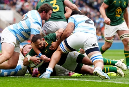Cobus Reinach scores South Africa’s third try.