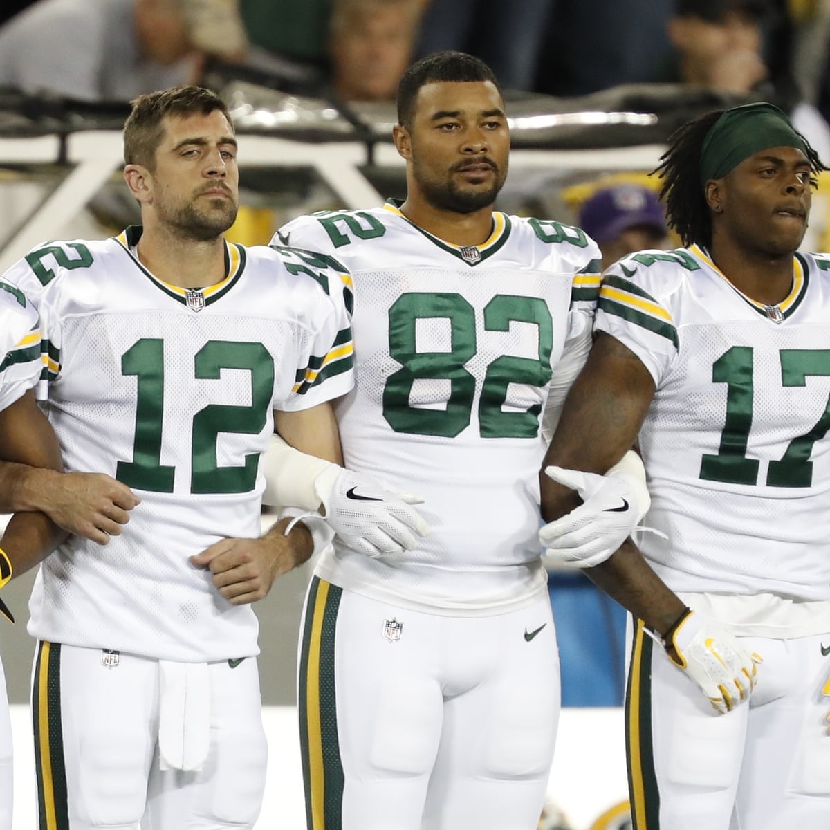 Green Bay Packers And Chicago Bears Players Lock Arms In Anthem Gesture Nfl The Guardian