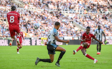 Alexander Isak of Liverpool puts a shot over the goal.