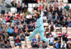 England chasing 213 to beat West Indies: Cricket World Cup 2019 – live! | Sport 5 England’s Joe Root celebrates catching West Indies Jason Holder.