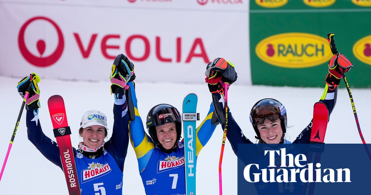 Shiffrin returns to giant slalom podium as US stack top eight in Czechia