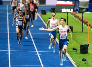 Jakob Ingebrigtsen laps up the crowd’s applause as he comes down the home straight.