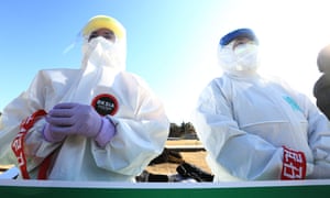 Les manifestants exigent de reconstituer les effectifs dans un hôpital dédié à la pandémie de coronavirus en Corée du Sud.