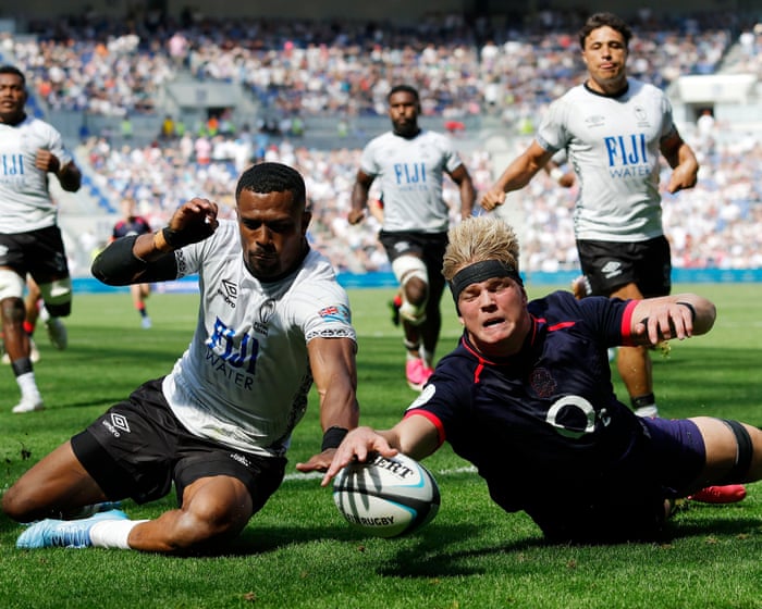 Pollock’s hat-trick powers England’s 11-try Nations Championship mauling of 14-man Fiji