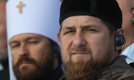 Ramzan Kadyrov (r) says his experience in dealing with Islamic extremists would be ideal in fighting Isis. 