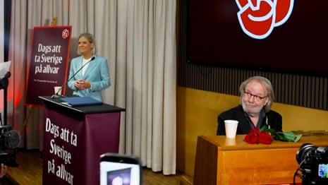 Abba’s Benny Andersson remixes ‘Mamma Mia’ hit at Social Democrat election day rally – video