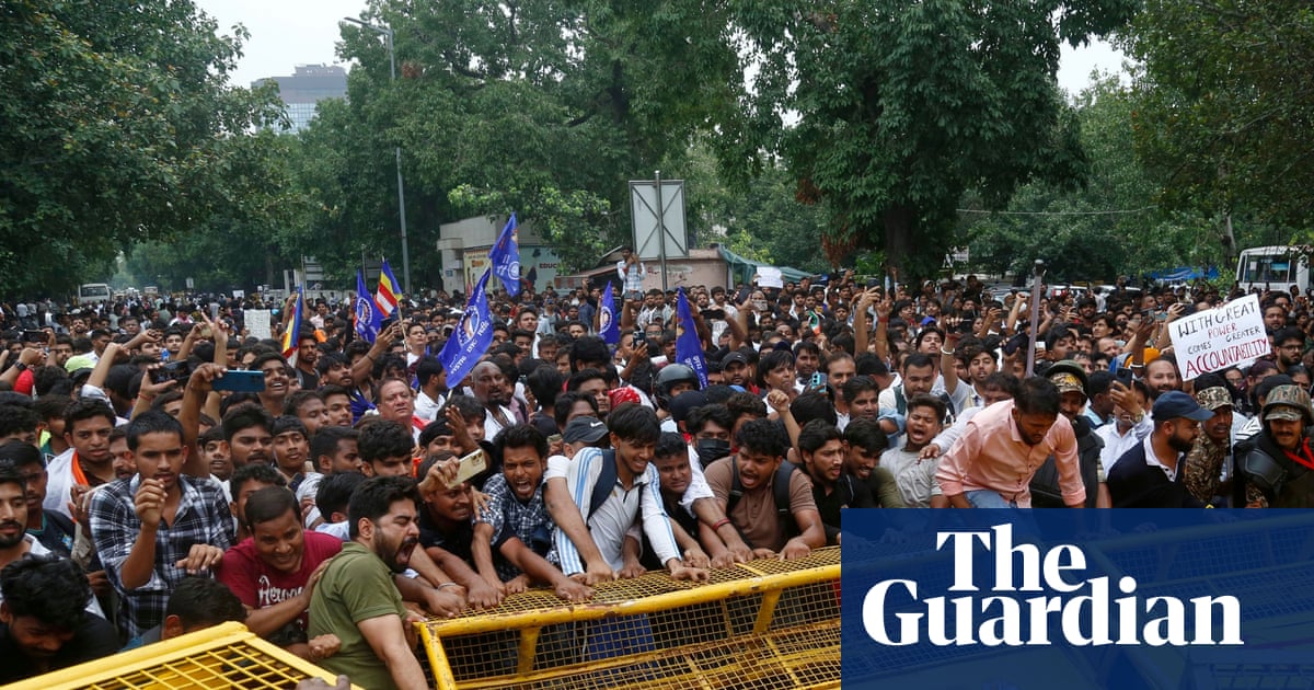 Tens of thousands of Cockroach movement protesters defy police with Delhi march