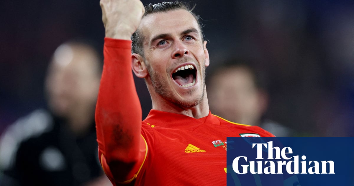 Welsh wonders, Italian woe and Kane’s England record – Football Weekly
