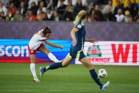 Poland’s Martyna Wiankowska has an unsuccessful pop at goal.