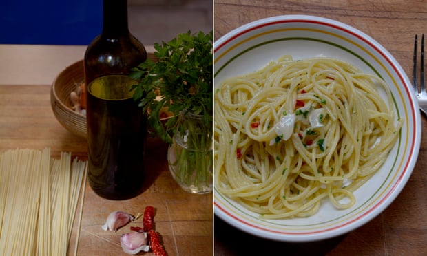 Spaghetti, garlic, olive oil, chilli, parsley.