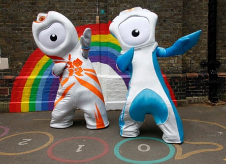 La mascota olímpica de Londres, Wenlock, y la mascota paralímpica, Mandeville, no tuvieron mucho éxito de ventas en 2012.