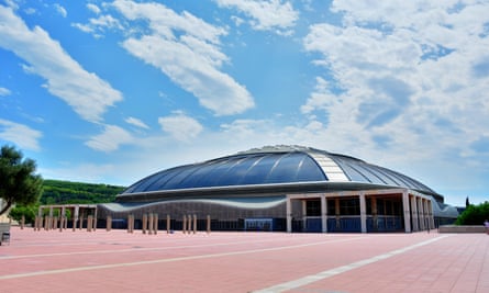 L'arène Palau Sant Jordi conçue par Arata Isozaki pour les Jeux Olympiques de Barcelone en 1992.