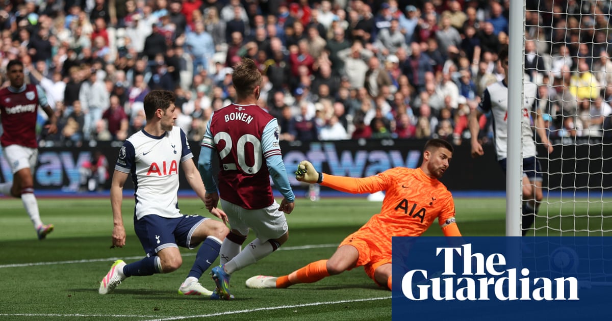 Bowen pounces for West Ham to deny Spurs but boos ring out for Hammers - The Guardian Bowen pounces for West Ham to deny Spurs but boos ring out for Hammers - The Guardian