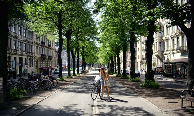a tree-lined street in Gothenburg.