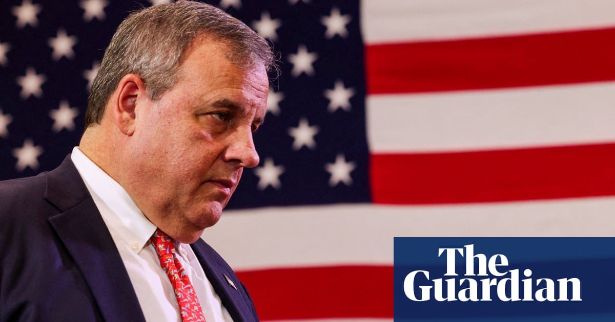 Republican Chris Christie suspends presidential bid