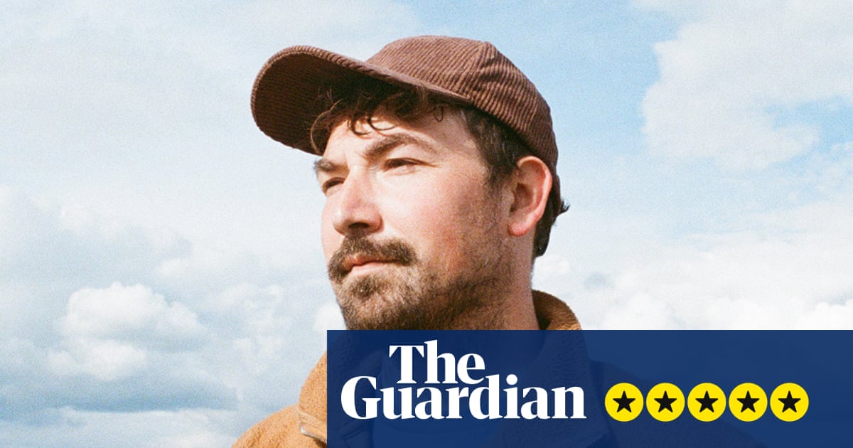 Huw Marc Bennett: Heol Las review – exhilarating Welsh folk injected with synths, sitars and surf rock