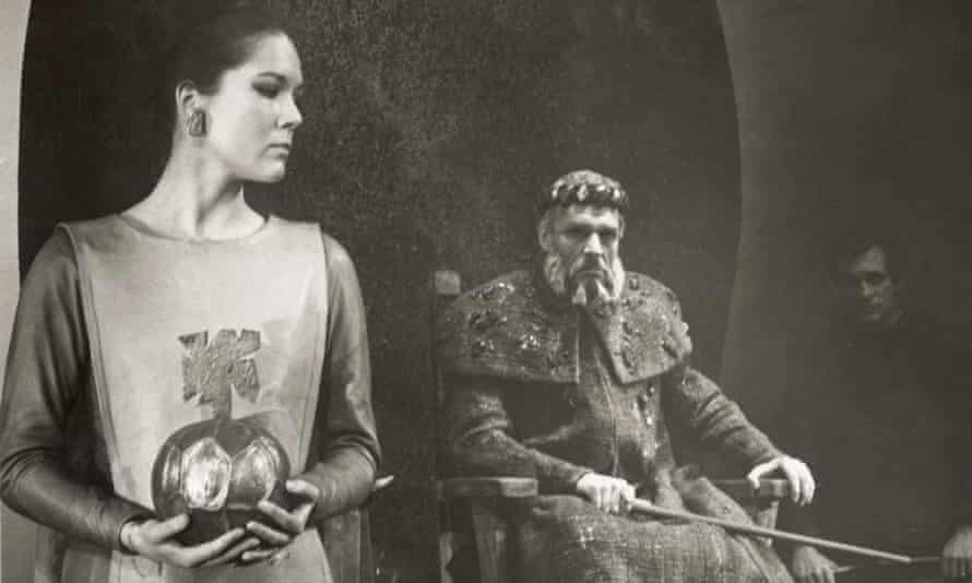 Rigg arsenic Cordelia successful an RSC accumulation of King Lear with with Paul Scofield successful the rubric role, directed by Peter Brook, 1962.
