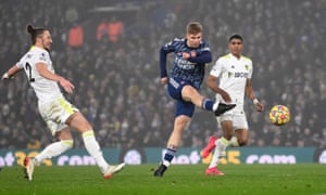 Emile Smith Rowe thumps home Arsenal's fourth goal.