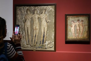 The exhibition draws a renewed focus on the pictores: artists and craftsmen who created the wall decorations in the houses of Pompeii, Herculaneum and the Vesuvian area.