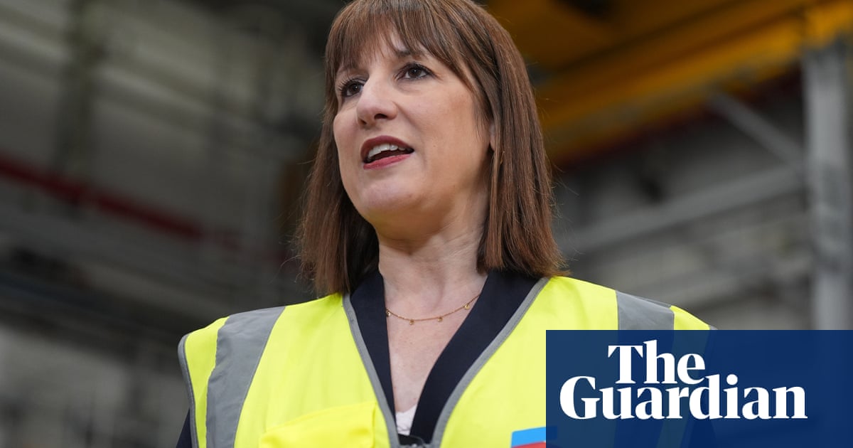 Housing Minister Criticizes Chancellor for Accepting Free Concert Tickets